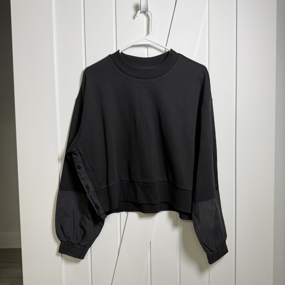 H&M DryMove Sports women's Sweatshirt NWT Black Size Large dark academia grunge